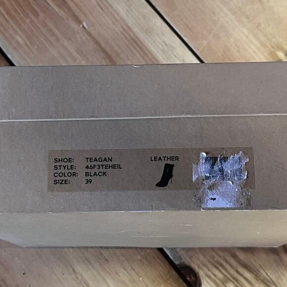 Michael Kors Women's Teagan Boot Heel. Quilted.Lace up shoe.Leather w/ box. Sz 8 - Picture 12 of 12